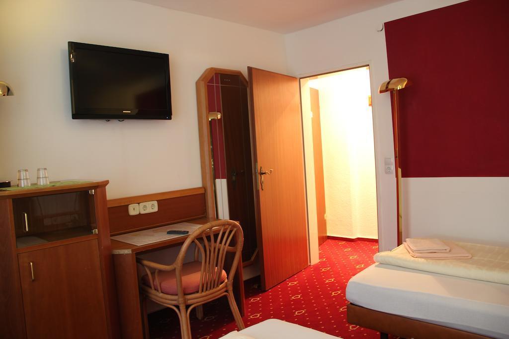 Wali'S Hotel Bielefeld Exterior photo