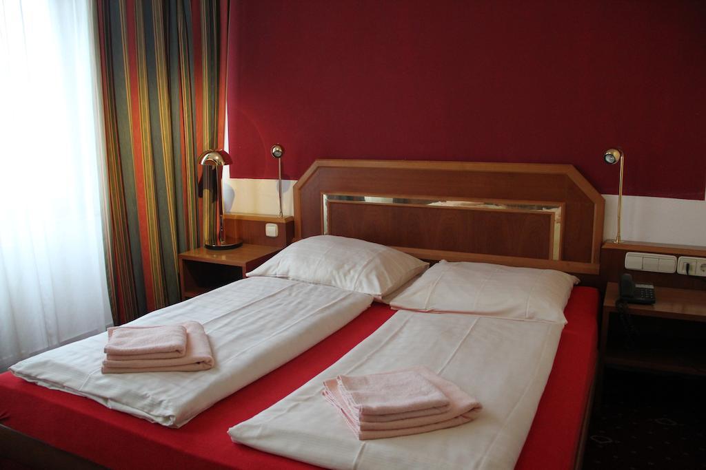 Wali'S Hotel Bielefeld Exterior photo