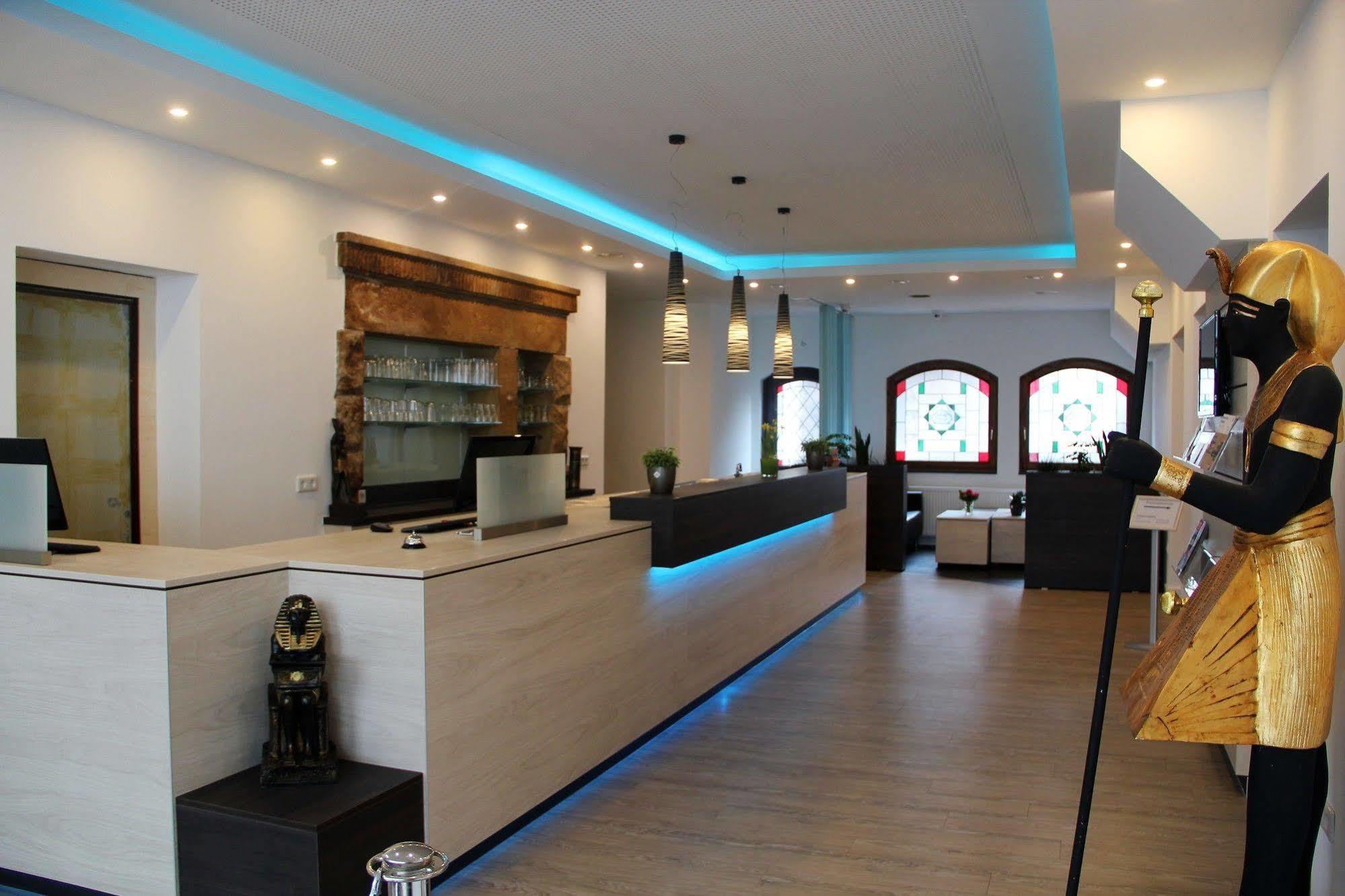 Wali'S Hotel Bielefeld Exterior photo